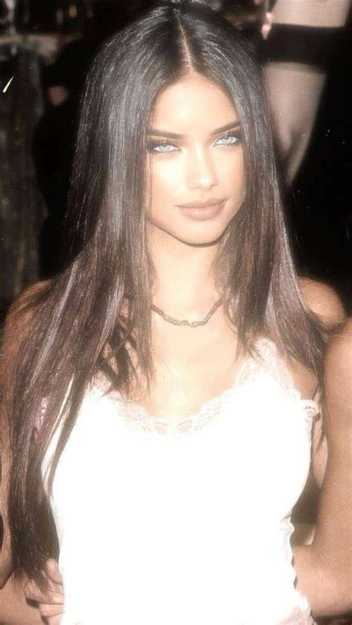 Adriana Lima (Model) Age, Bio, Wiki, Height, Weight, Spouse, Children, Net Worth, Facts