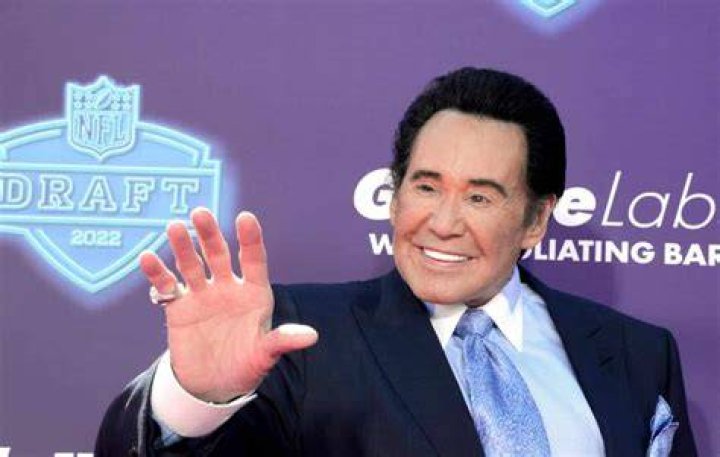 Albert Martinez Biography, Age, Height, Wife, Instagram and Net Worth