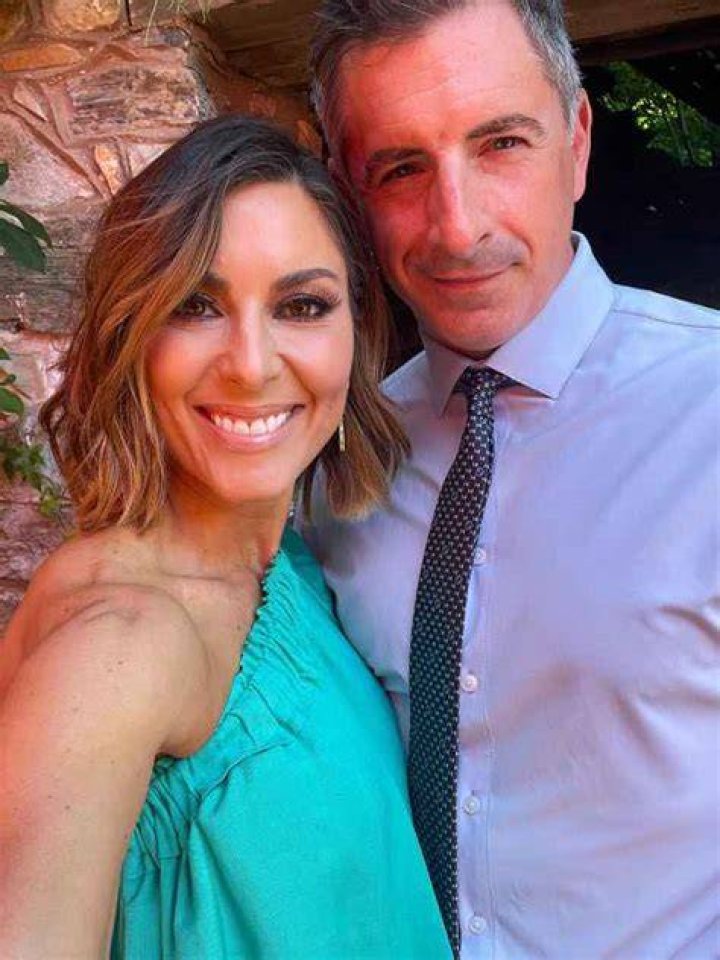 Amy Stran (QVC) Age, Bio, Wiki, Birthday, Height, Weight Loss, Twin Sister, Husband, Wedding, New Ring, Haircut, Earings, Salary and Net Worth