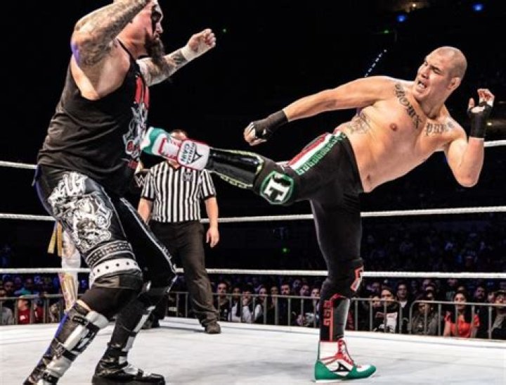Cain Velasquez Bio, Net Worth, Records, Salary, Age, Facts, Wife, Family, Nationality, Height, Weight, Awards, Career Earnings, Parents, Wiki, Kids