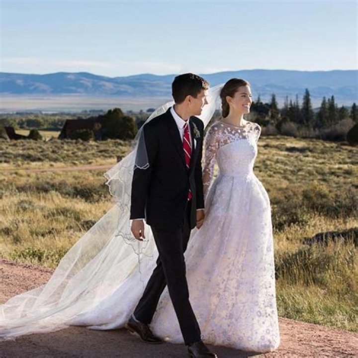Caroline Kassie and Ricky Van Veen Wedding Pictures, Do They Have Children Together?