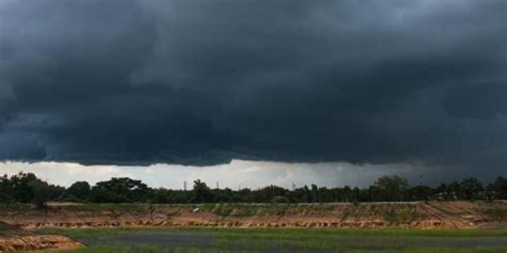 Characteristics of nimbostratus clouds