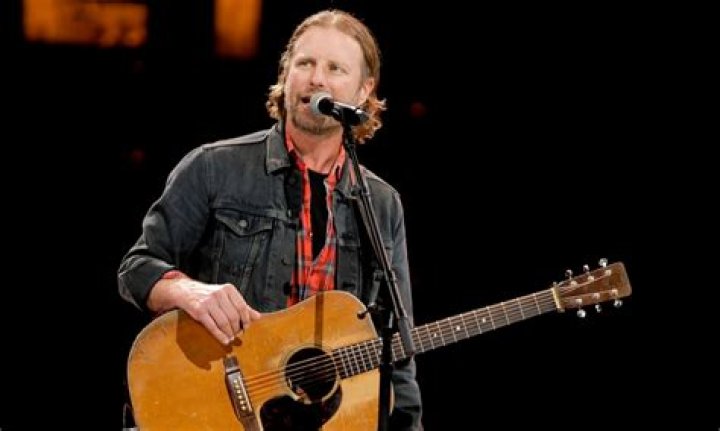 Dierks Bentley’s biography, fact, career, awards, net worth & life story