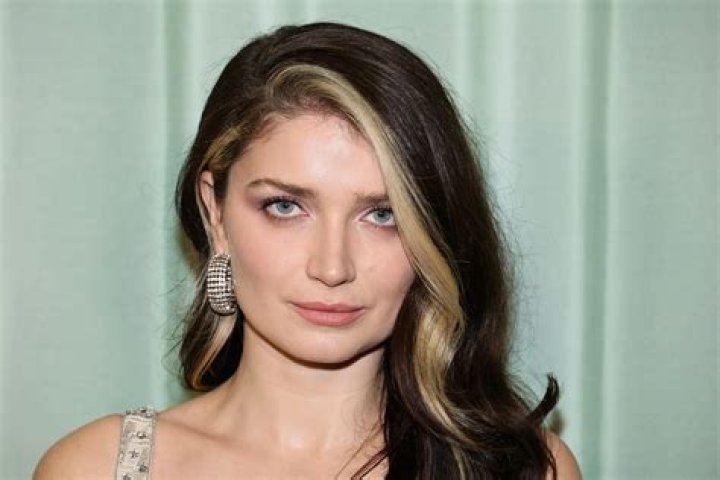 Eve Hewson Biography; Age, Movies, Net Worth and Husband of Bono’s Daughter
