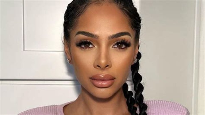 Hamida Sozahdah’s Plastic Surgery: Why Does She Look Unnatural?