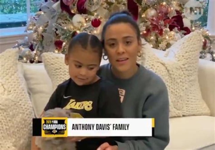 Is Deray Davis Related To Anthony Davis? Family Tree And Net Worth Difference