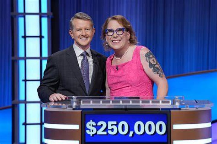 Jeopardy: Who Is Amy Schneider Girlfriend Kelly Anneken? Images Before And After Surgery On Twitter
