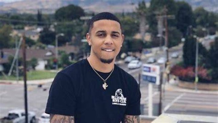 Khayman Burton Bio, Wiki, Age, Height, College, Basketball, Net Worth and Vine