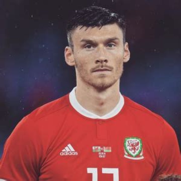 Kieffer Moore – Bio, Facts, Net Worth, Current Team, Nationality, Contract, Salary, Transfer, Age, Wiki, Height, Family, Injury, Affair, Girlfriend