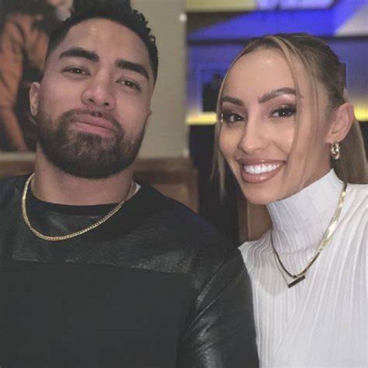Manti Te’o Fake – Bio, Girlfriend, Is He Married To A Woman Now?