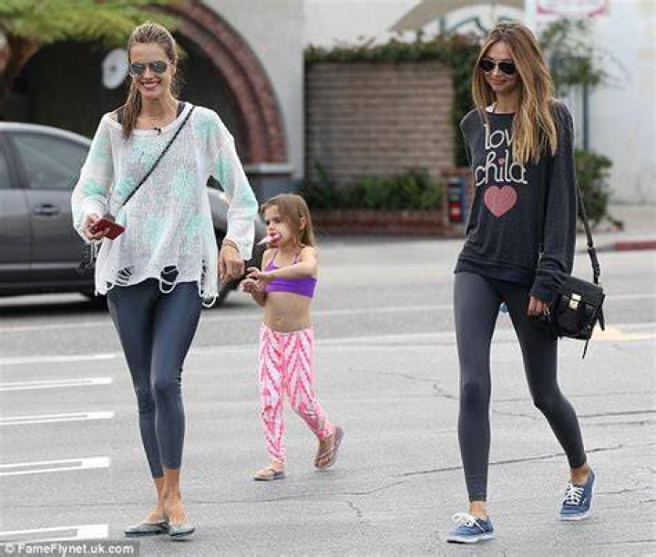 Meet Aline Ambrosio: Alessandra Ambrosio Sister On Instagram: Her Family & Net Worth Explored