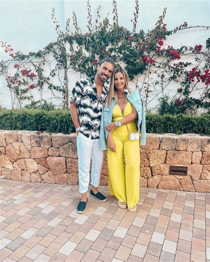 Meet Ruben Neves And His Girlfriend Debora Lourenco: Their Age – Idade Exposed