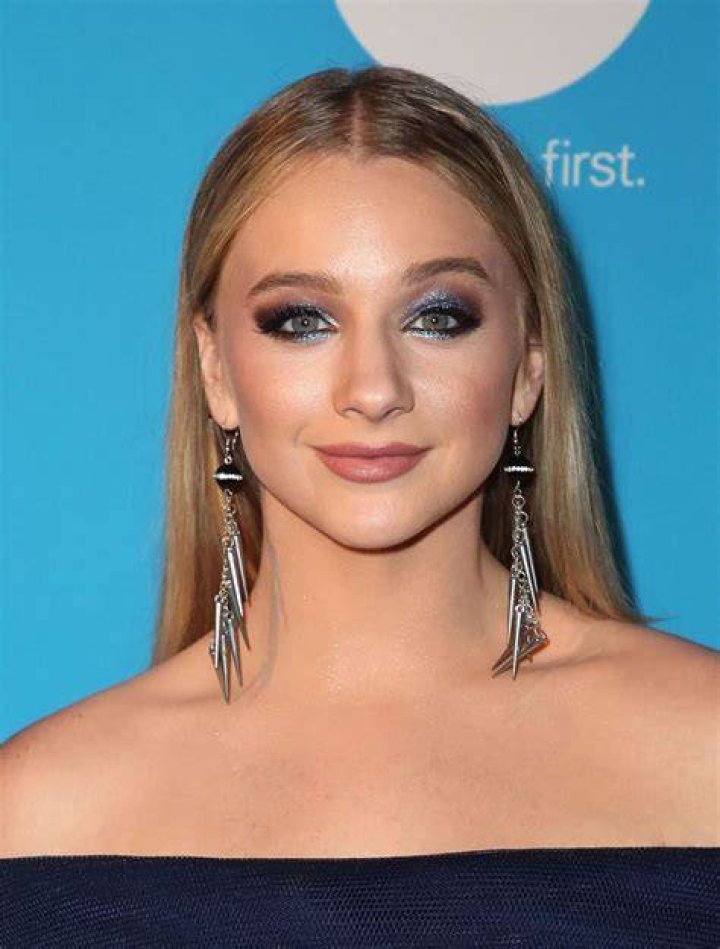 Mollee Gray Wikipedia, Age, Biography, Height, Boyfriend, Family, Instagram