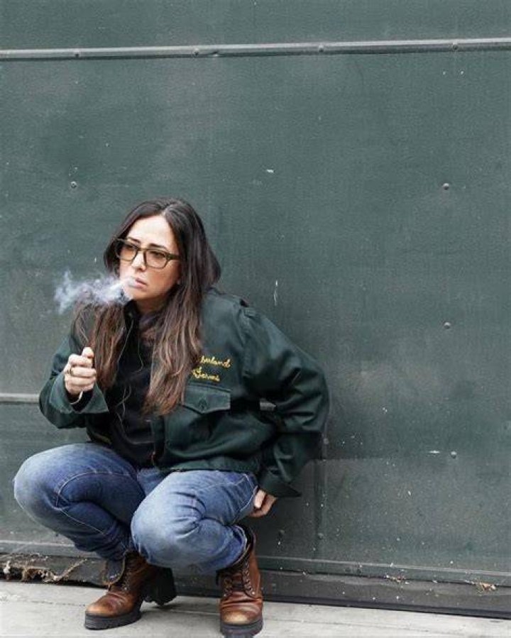 Pamela Adlon: Single, net worth, tattoos, smoking & body measurements