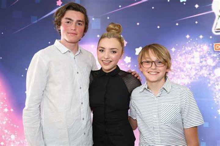 Peyton List Siblings: Meet Spencer List, Phoenix List