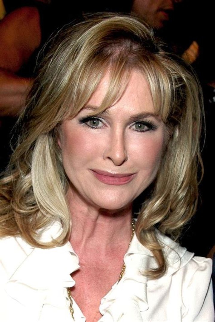 Robyn Hilton: Marriages, Career & Net Worth