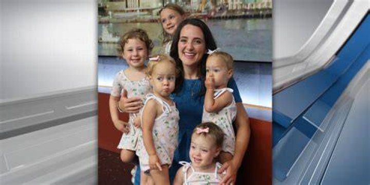 Shelby Latino FOX 8, Net Worth, Bio, Wiki, Age, Salary, Husband, Daughters and Parents