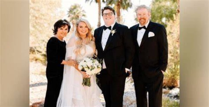 Toby Keith – Biography, Wife, Age, Height, Daughters, Family