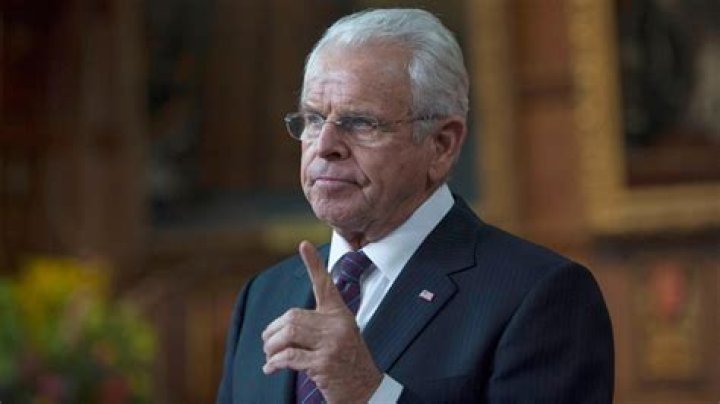 Was William Devane in the military? What happened to William Devane hand?