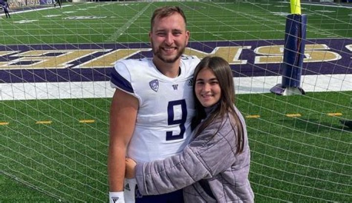 Washington Huskies: Who Is Dylan Morris Girlfriend Samm Stackle? Wikipedia Age Height And Parents