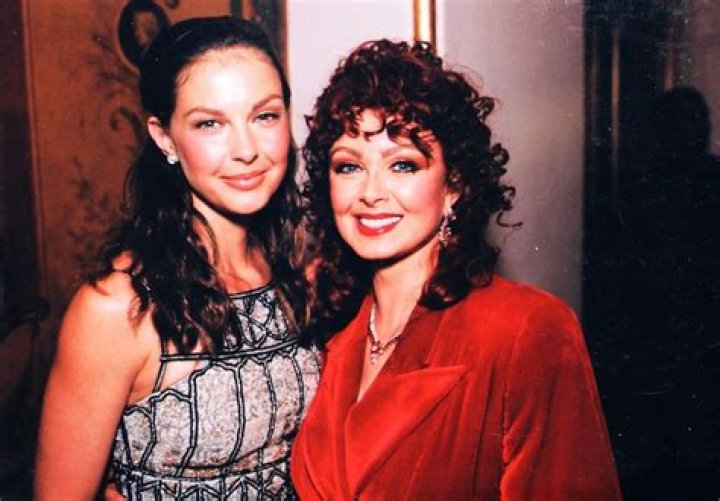 What happened to Naomi Judd’s brother?