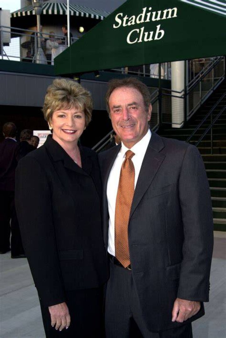 Who Is Al Michaels Wife Linda Anne Stamaton? Everything On Her Family And More