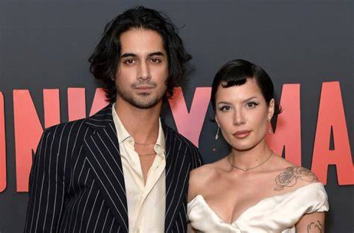 Who Is Alexa Demie’s Boyfriend? Everything On Her Dating Life, Past Relationships and Affair