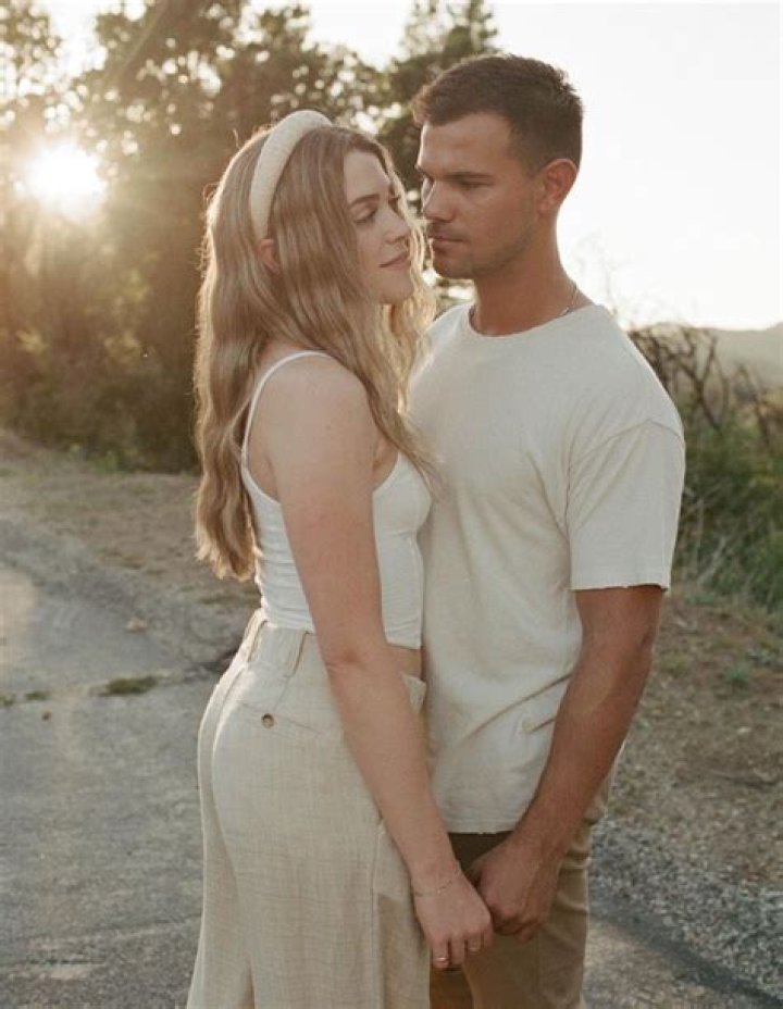 Who Is Eliza Kluegling? Peter Rosello Girlfriend Or Wife – Are They Married?