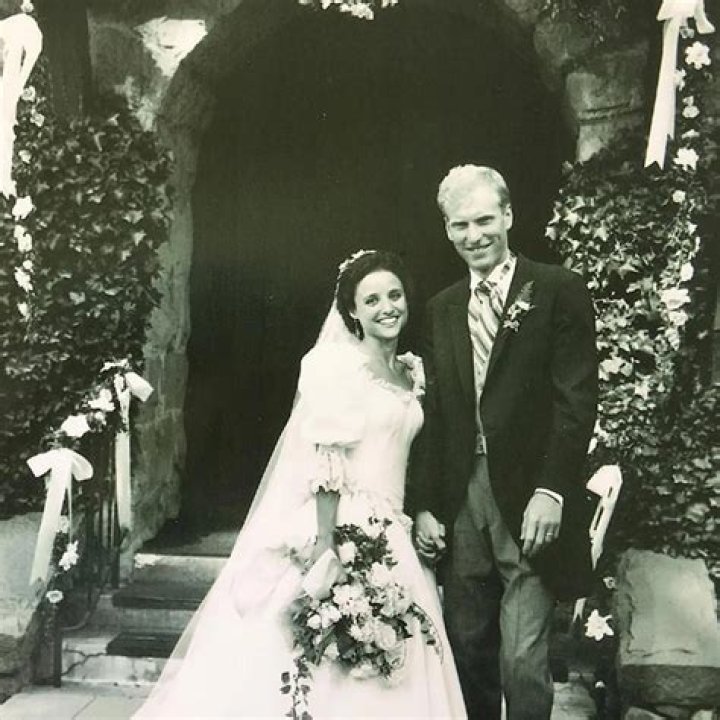 Who is Julie Dreyfus married to? Bio, Net Worth, Children, Brad Hall