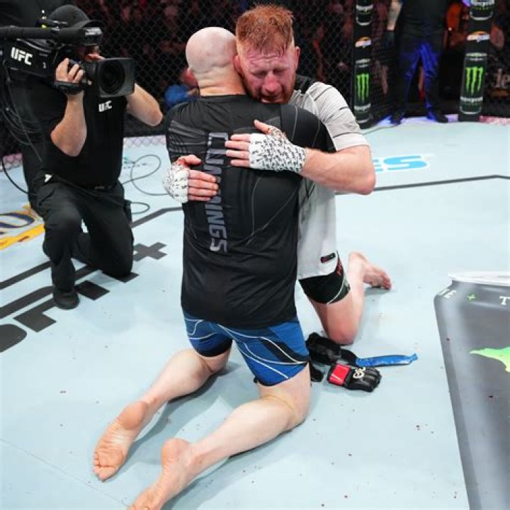 Zak Cummings: UFC, Injury, Family & Net Worth